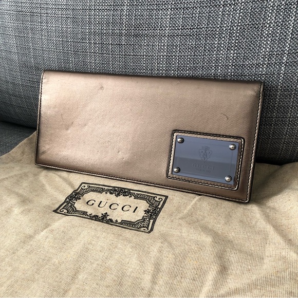 Gucci Bronze Clutch with Rare Logo Mirror - Picture 6 of 16